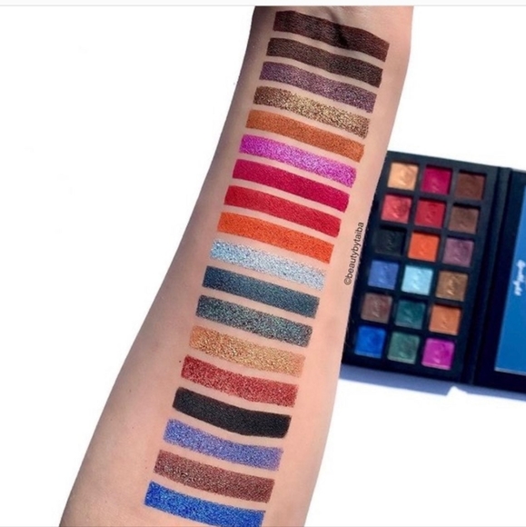 OPV BEAUTY LONDON: SPOTLIGHT Eyeshadow Palette - Picture 3 of 7